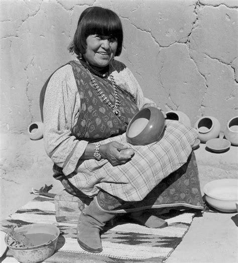 Maria martinxz - Maria Poveka Martinez (1884-1980) is probably the most famous of all pueblo potters. She and her husband, Julian, discovered in 1918 how to produce the now-famous black-on-black pottery and they spent the remainder of their careers perfecting and producing it for museums and collectors worldwide.